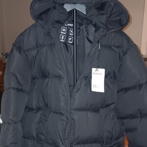 Woman's PUFFIT Black Puffer Jacket